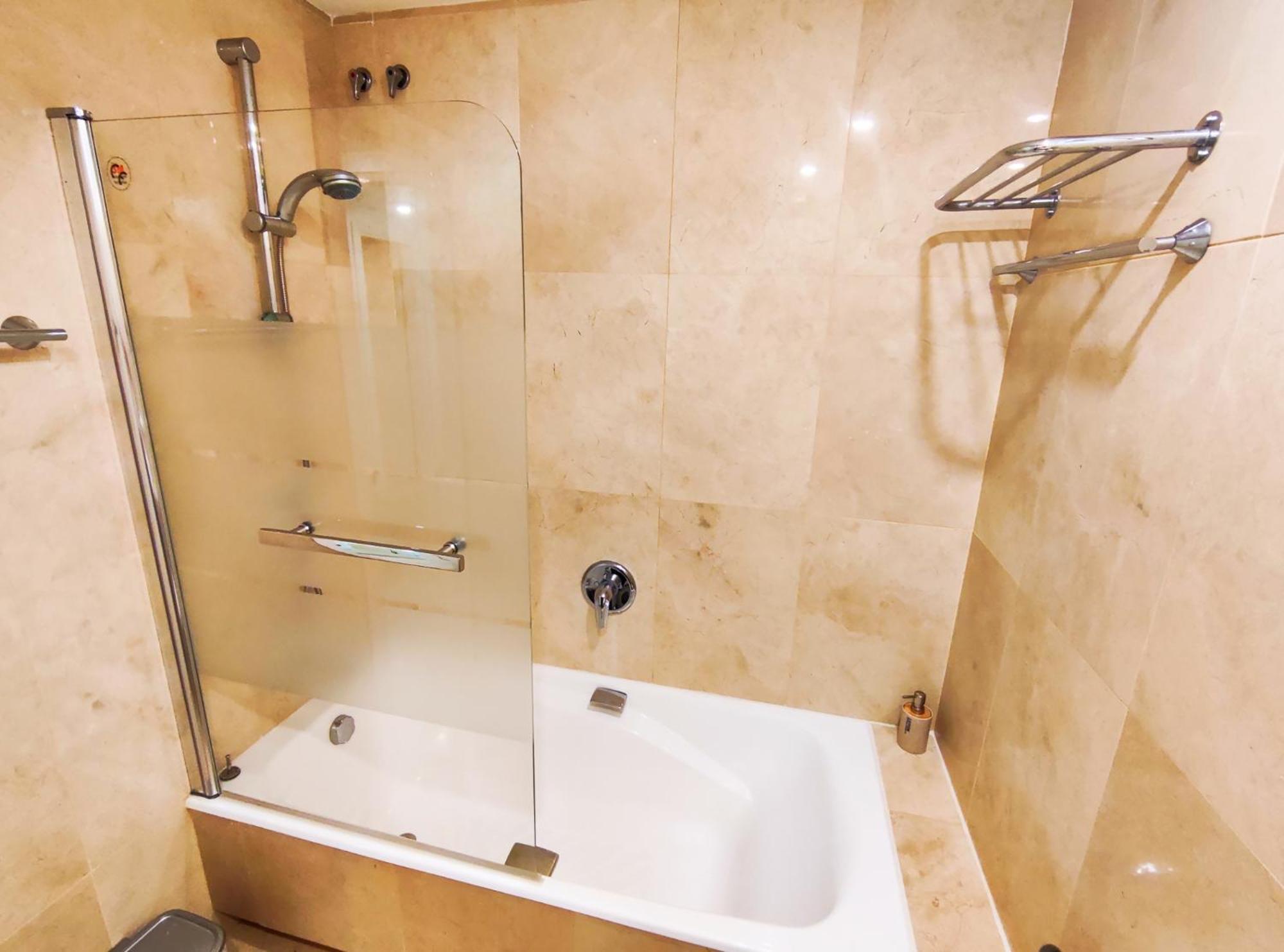 Luxury Frontline Residence Ehhouse 埃斯特波纳 外观 照片
