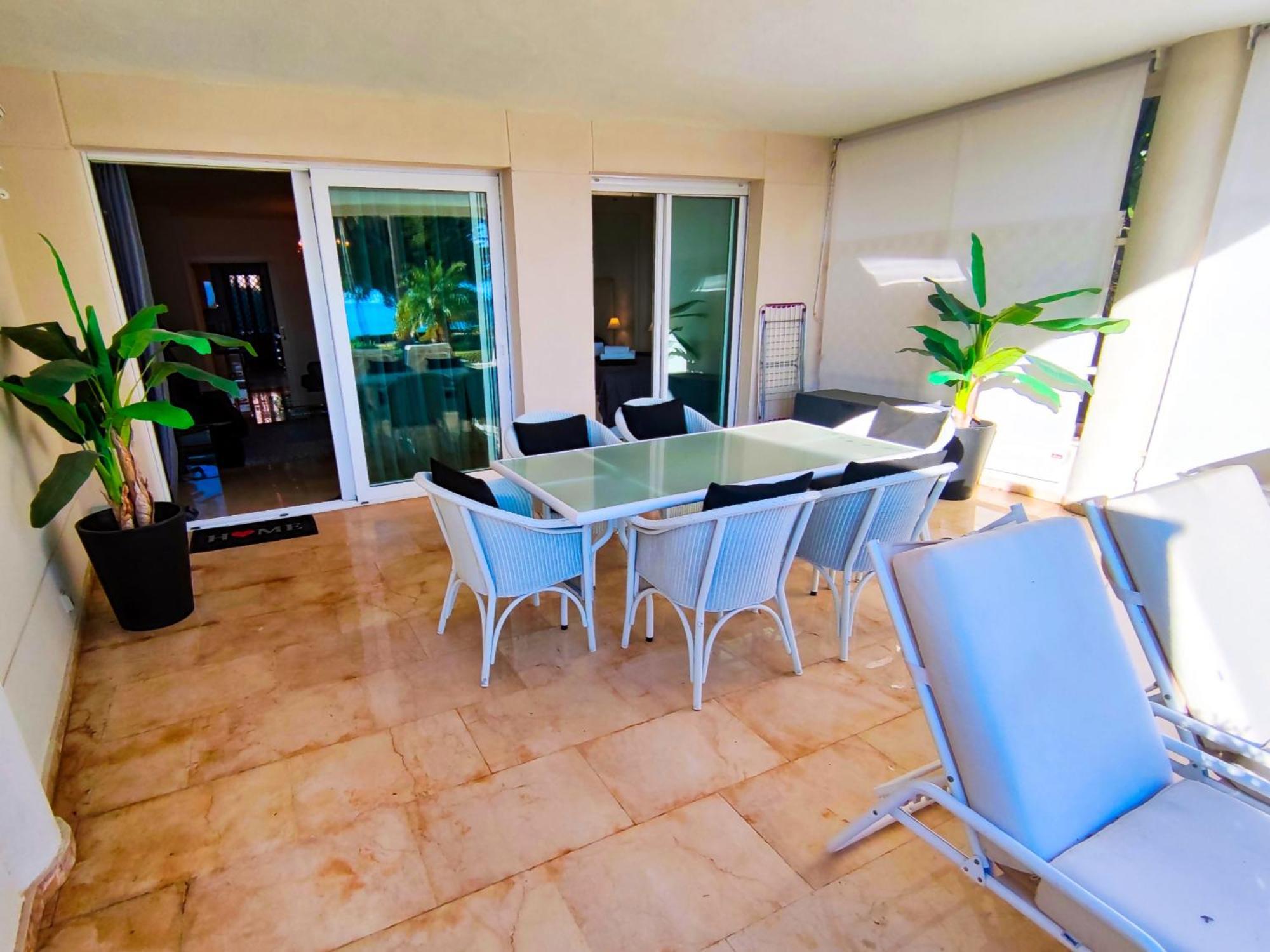 Luxury Frontline Residence Ehhouse 埃斯特波纳 外观 照片