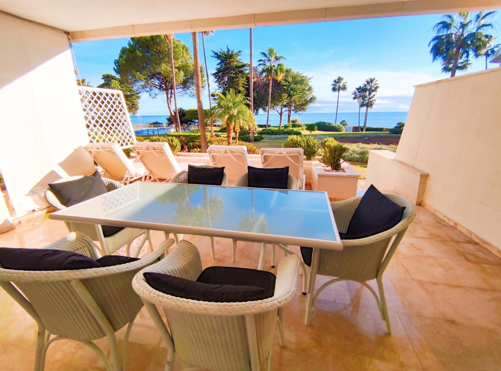 Luxury Frontline Residence Ehhouse 埃斯特波纳 外观 照片