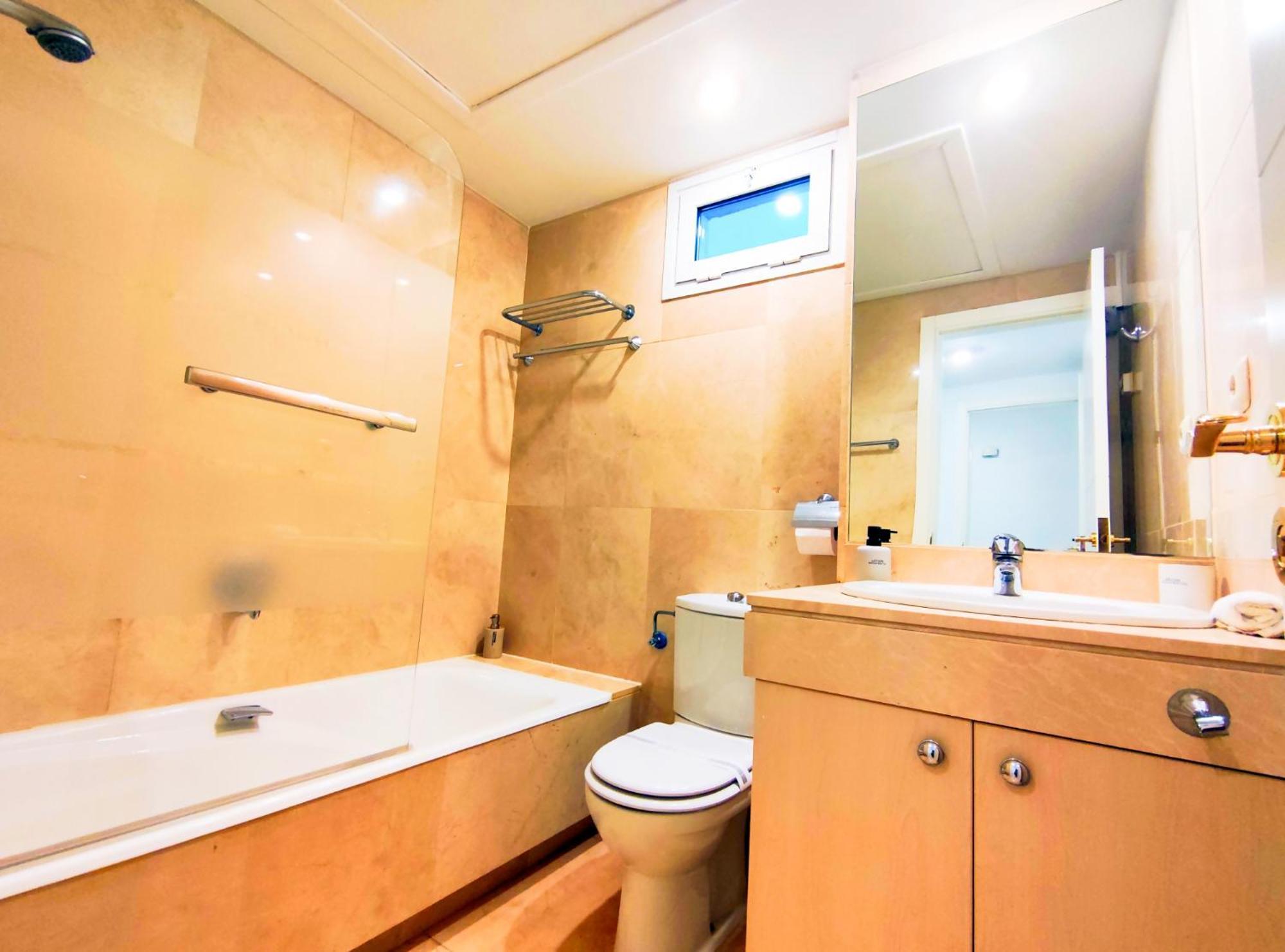 Luxury Frontline Residence Ehhouse 埃斯特波纳 外观 照片
